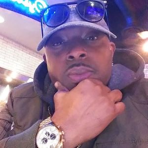 Meet your Posher, Derrick